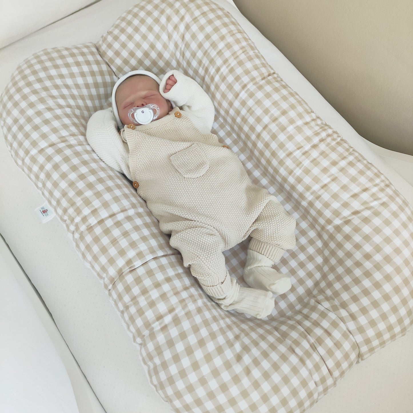 NIDO BEBÉ ERGONÓMICO VICHY BEIGE